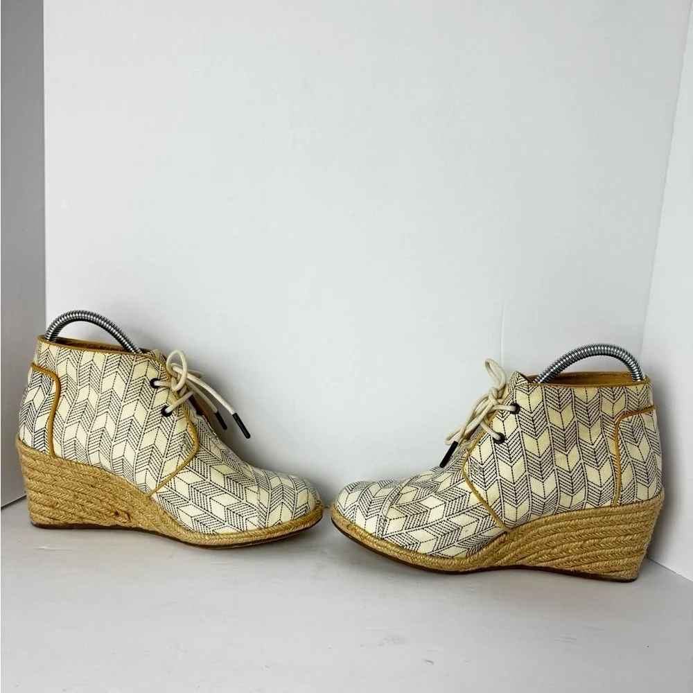 Toms Women's Cream and Black Espadrille Boots Size 8